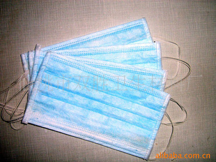 仙桃市雙勝衛(wèi)生材料廠 專(zhuān)業(yè)供應(yīng)高品質(zhì)三層無(wú)紡布口罩、活性炭口罩、醫(yī)用棉紗口罩及鞋套